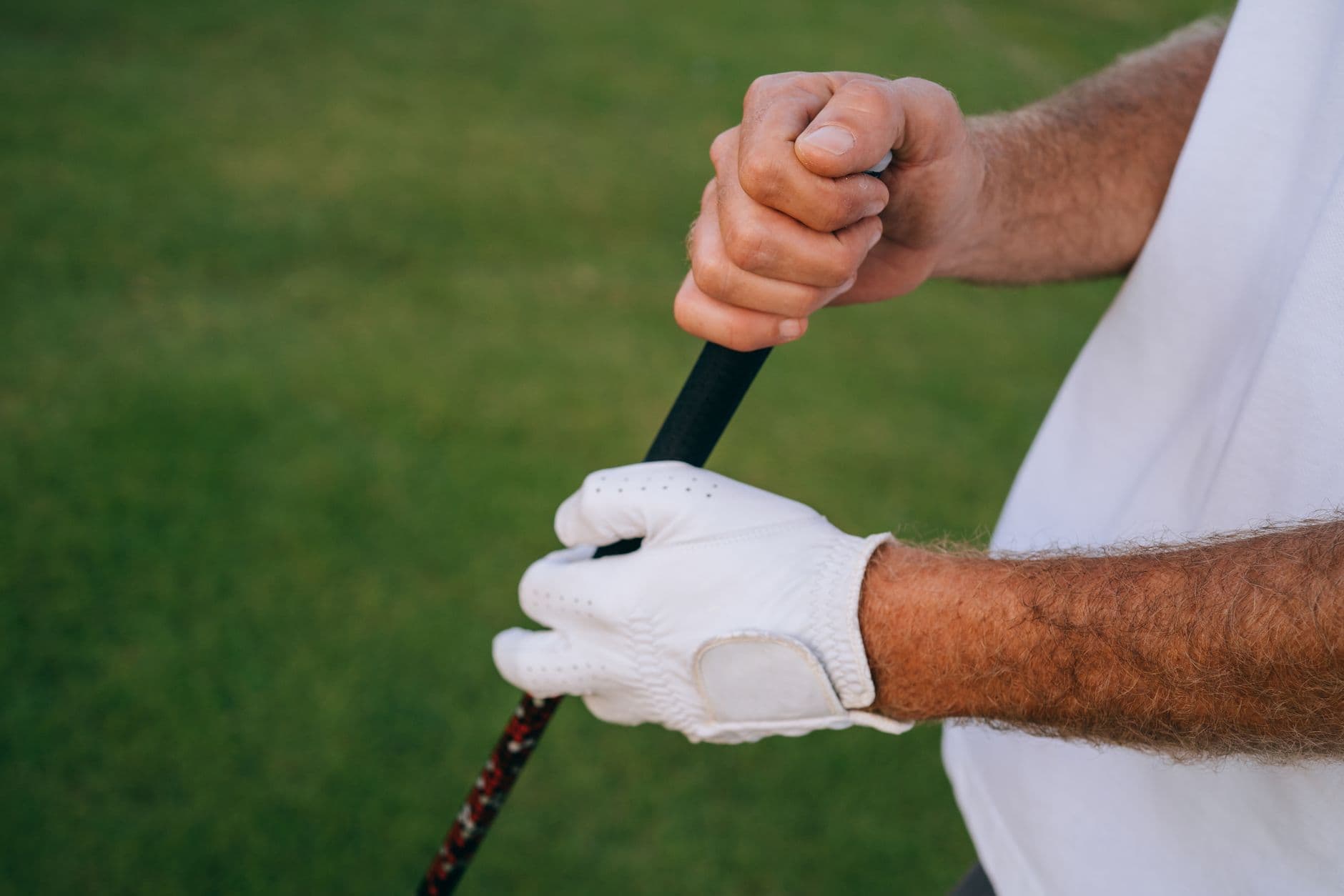 Grip Size and Shot Shape: How Midsize Alters Release